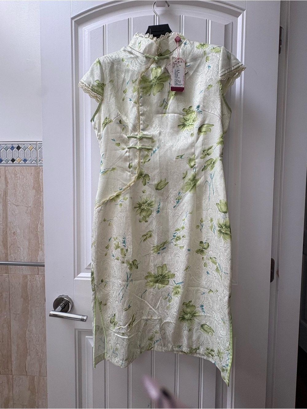 NWT Elegant Green Floral Cheongsam Dress- size XL